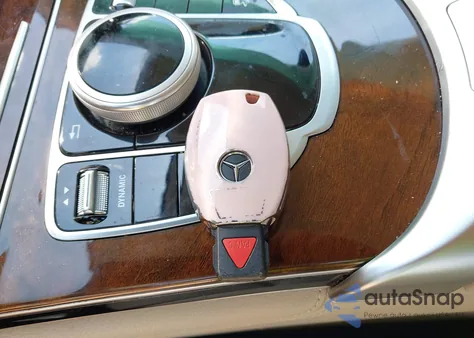 2018 Mercedes-Benz Glc 300 4Matic z USA, uszkodzony, nr VIN WDC0G4KB9JV054848